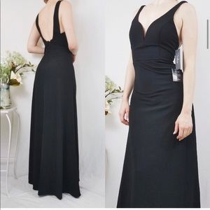 Glamour than this black maxi Lulu’s dress